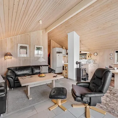Cozy With A Large Enclosed Terrace, * Hvide Sande