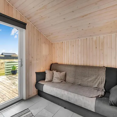 Cozy With A Large Enclosed Terrace, Σπίτι διακοπών *