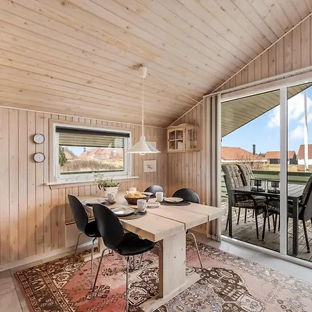 Cozy With A Large Enclosed Terrace,