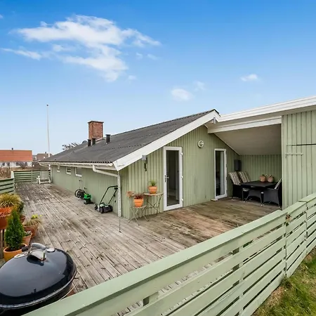 Σπίτι διακοπών Cozy With A Large Enclosed Terrace, *