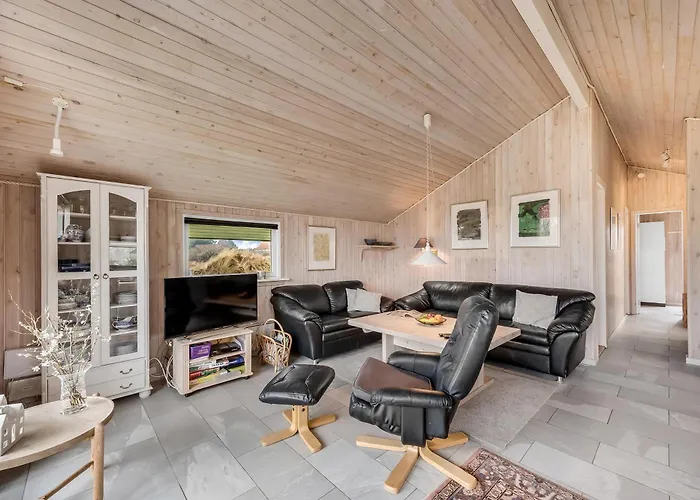 Cozy With A Large Enclosed Terrace Casa de Férias Hvide Sande